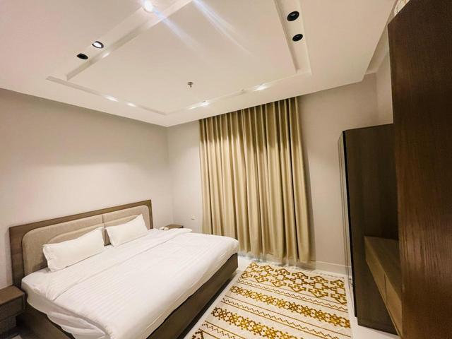 Elegant Apartment with Comfortable and Simple Furniture | 5643