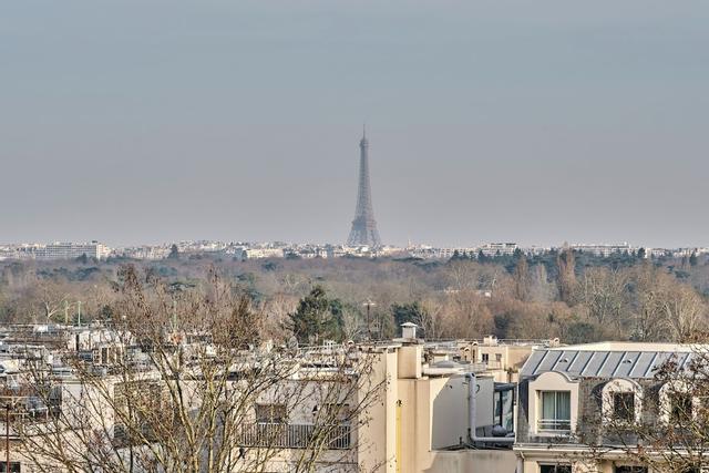 Hotel Atrium by HappyCulture