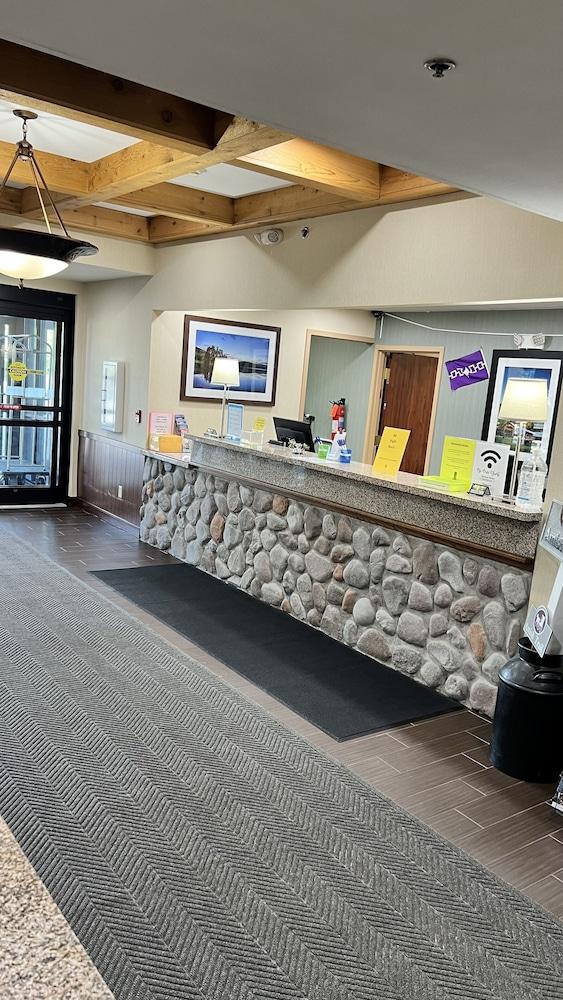 وايت باين لودج