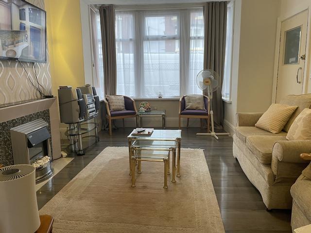 رينو فاتد 4 ب د هوم - سليبس 9 - باركينج - سبا