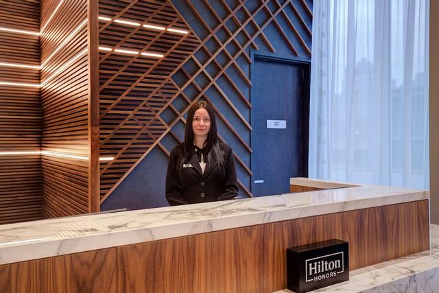 هوم وود سويتس باي هيلتون مونتريال داون تاو، سكسي تي