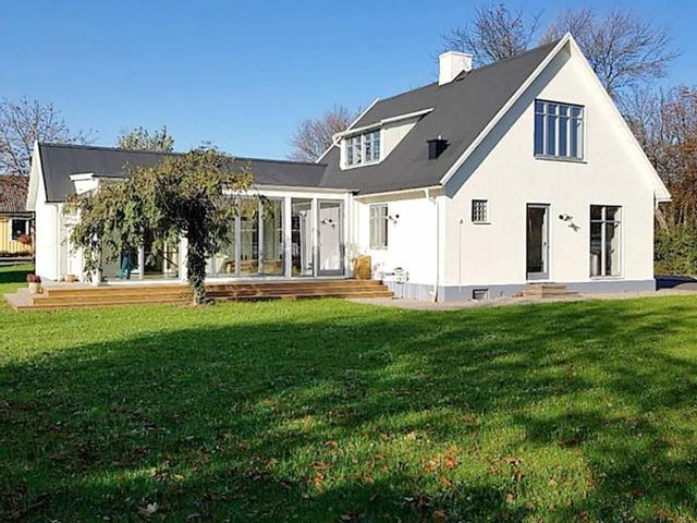 هوليداي هوم إن هوجاناس