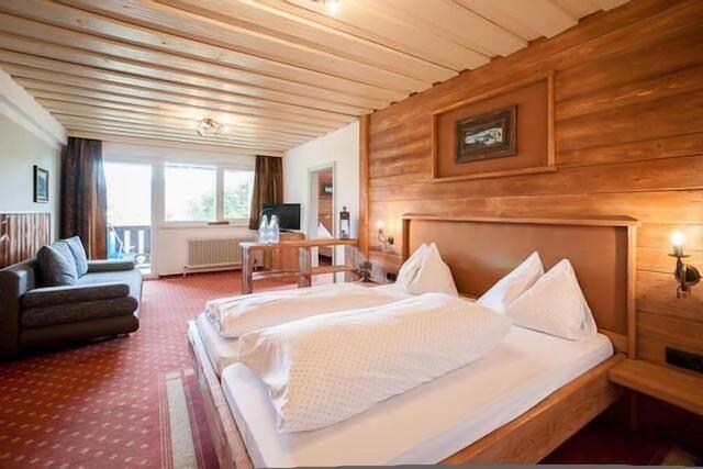 هوتل ألتي بوست