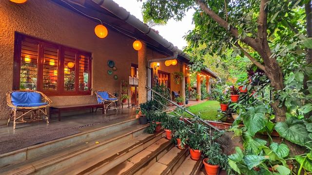 بيس ليلي كوتيدج