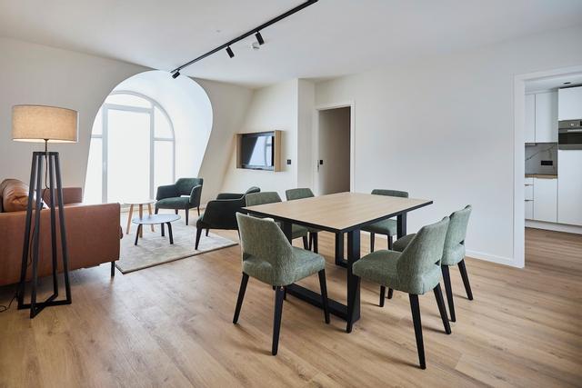 أبارت هوتل جورجز هينري