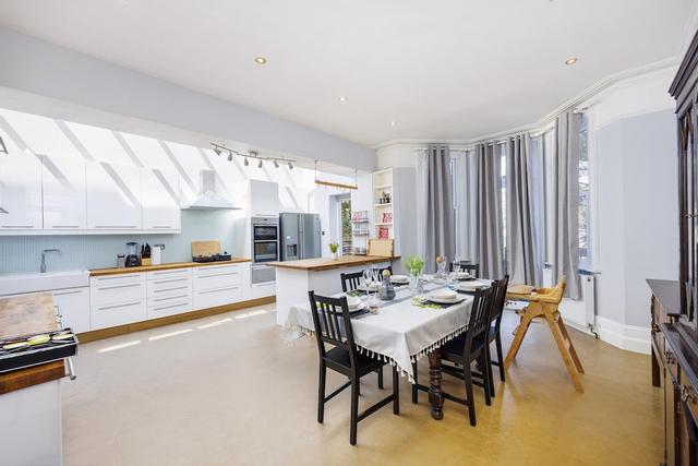 لندن هاوس سليبس 12 فري باركينج واي فاي