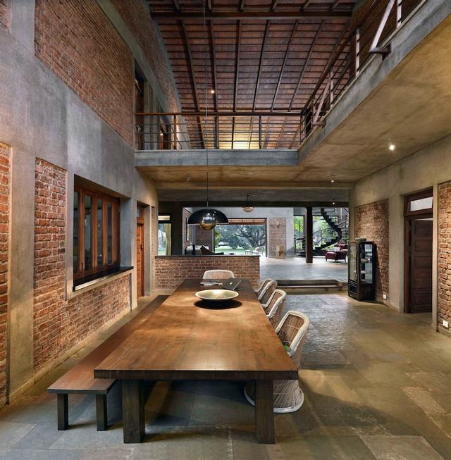 آم ا س ايس آند تريلز ذا مانجو هاوس، أليباج