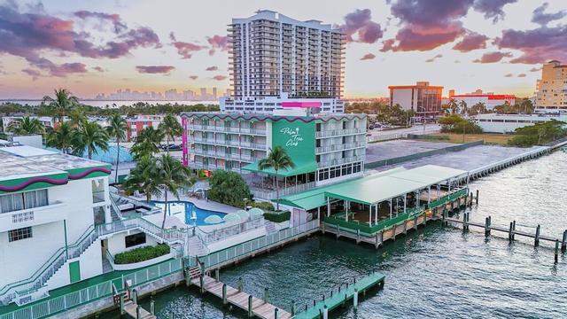 بالم تري كلوب ميامي هوتل