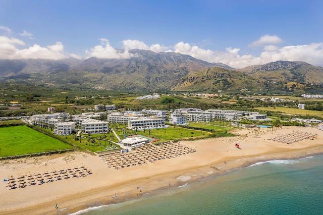 فانتاريس بالاس