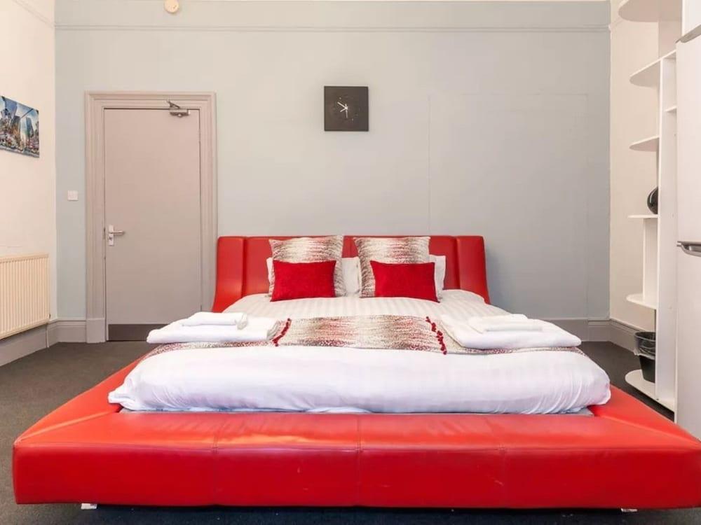 أوكشاو جيست هاوس - جلاسجو أيربورت