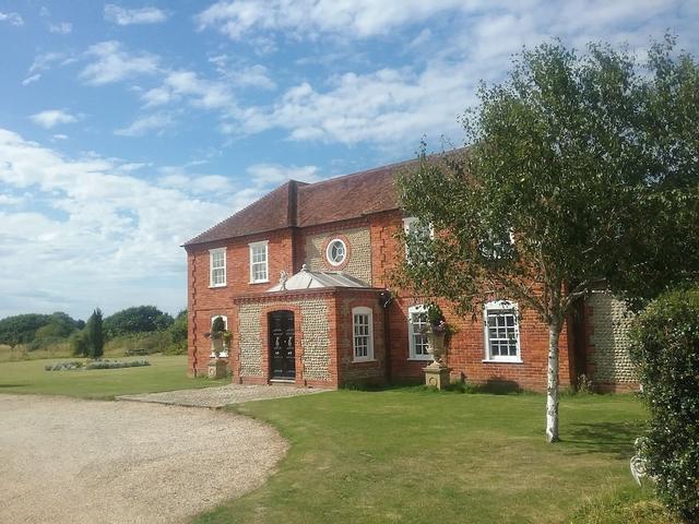 لاندسير هاوس