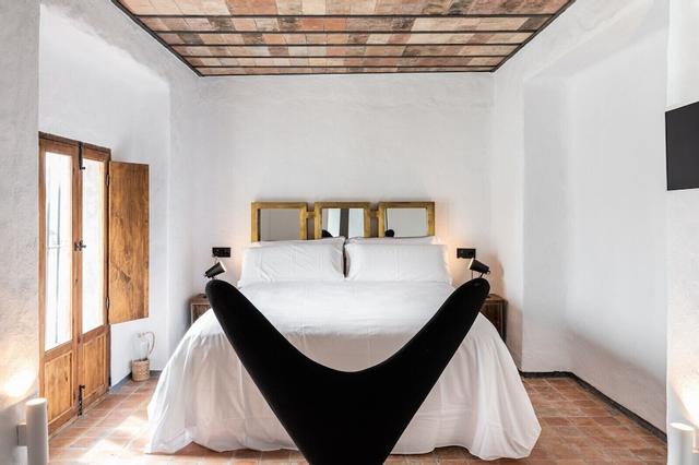 لا فوندا أنتيجوا - ٔلبالغين ٔنل