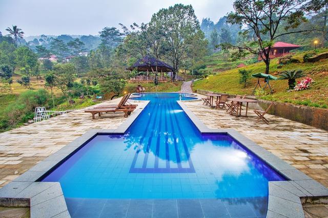 ججكا كامبينج ريزورت بوجور