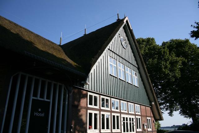 فيشر فيجا أم باسادر زي