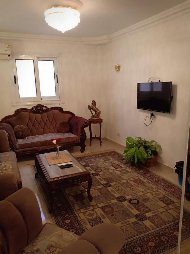 شقة في العجوزة