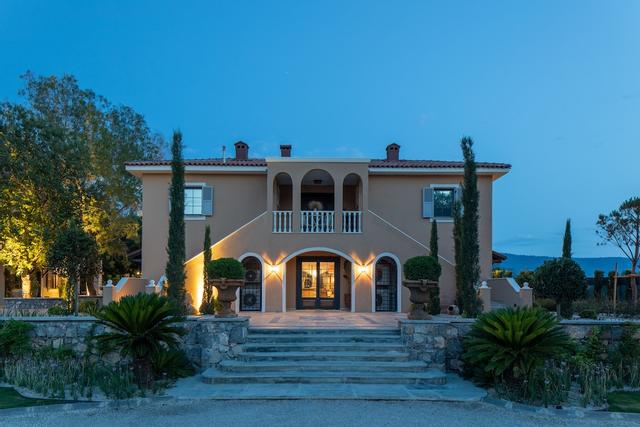 زيجوس هوتل - سبيشيال كلاس