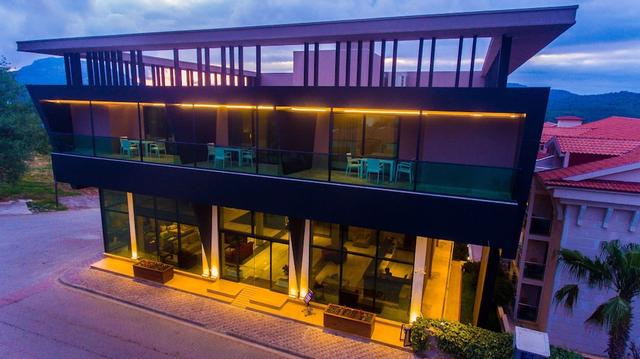 أيس كلوب هوتل