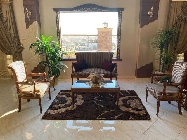 شقة بنتهاوس بإطلالة على الأهرامات