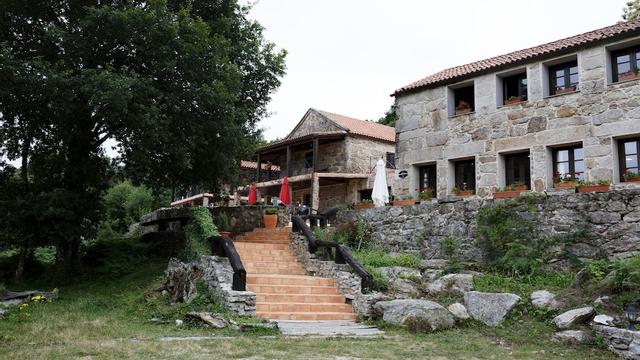 لوجار دوس ديفاس