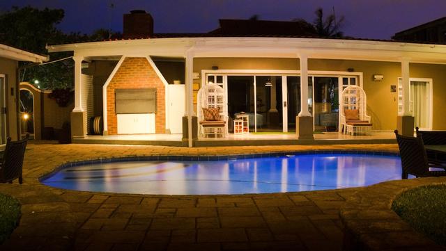 ماكاليسترز أون آيتث