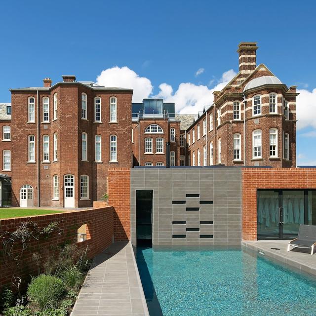 أوتال دو فان إكزيتار