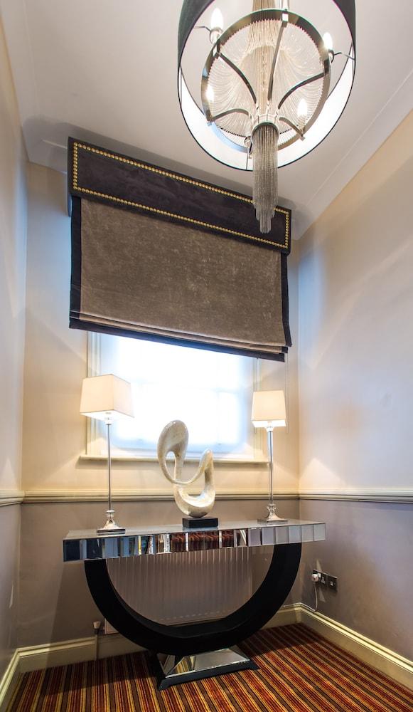 بست ويسترن بكينجام بالاس رود