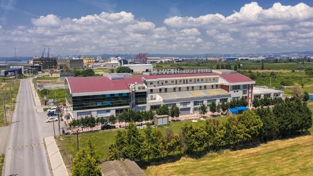 مارين ديلاكس هوتل