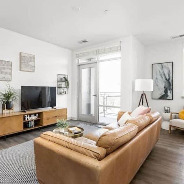 كوزي سويتس ال تشيك 2 بد روم بوتلوركس إندي 5