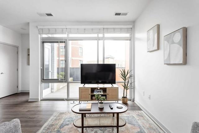 كوزيسويتس أون ماس ويذ جرادج باركينج 8