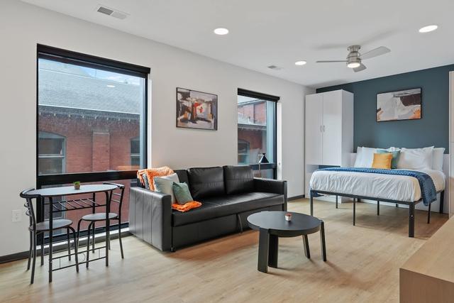 كوزي سويتس ماس د ي باركينج لاونج روف ديك 30