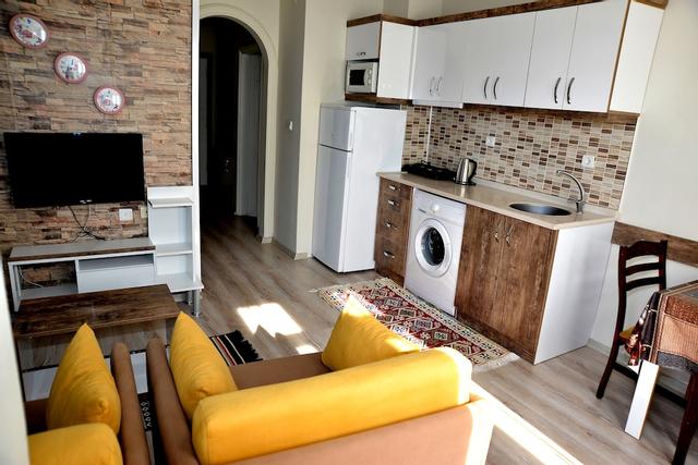 كليوباترا كينج أبارت