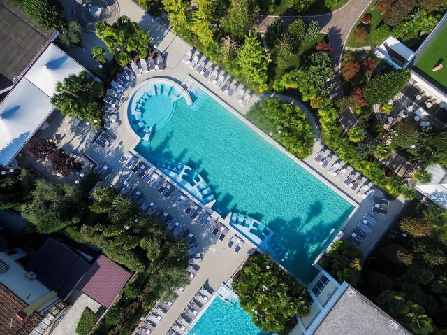 أبانو جراند هوتل