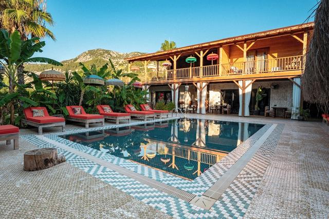 ناتور لايف بنجالوز آند سبا